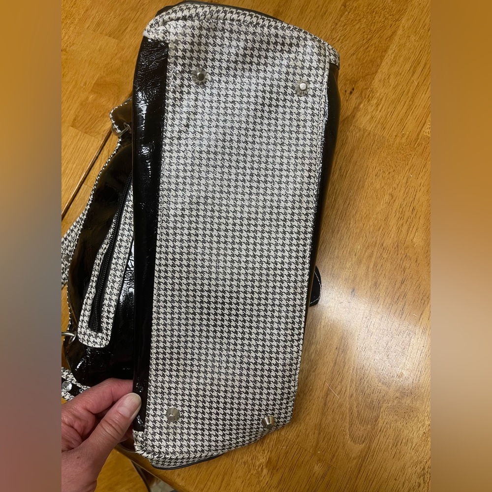 Black & White Women's Handbag - Picture 6 of 7